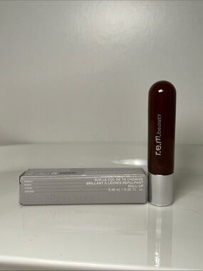 r.e.m. beauty Roll-Up Lip Gloss